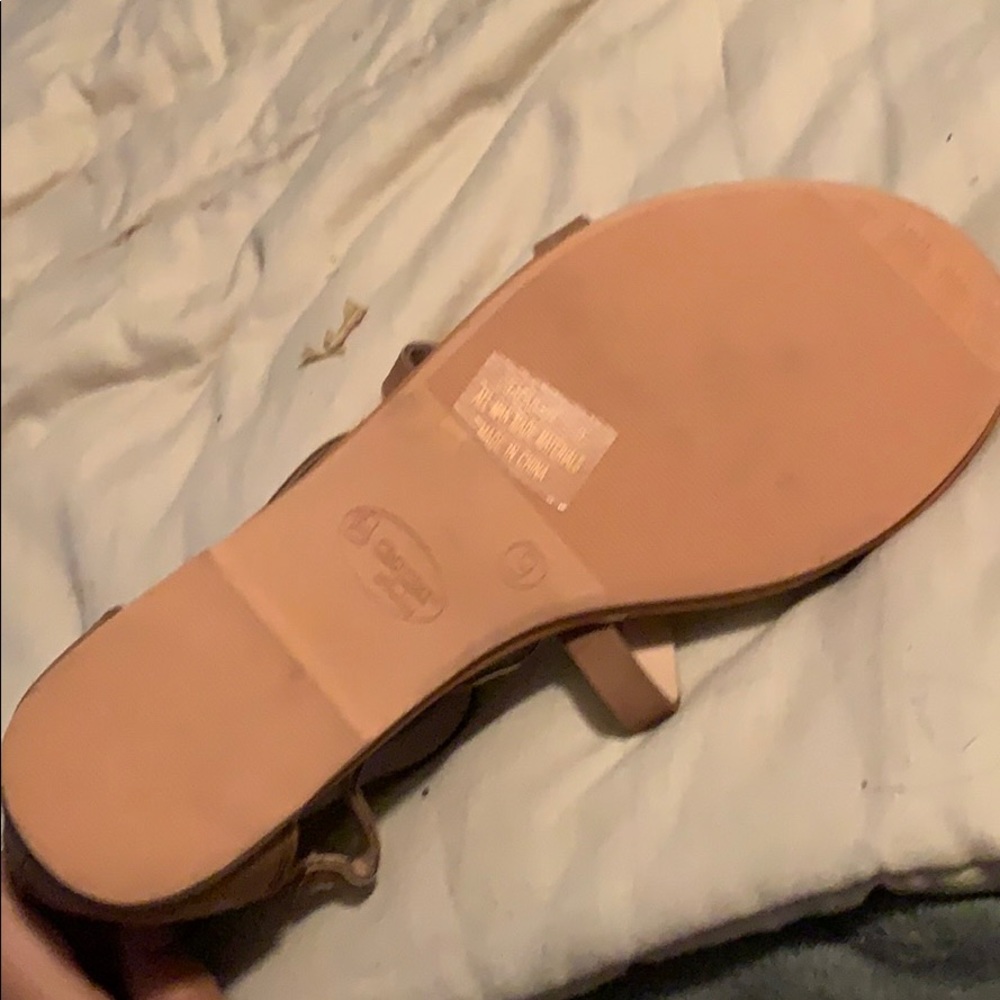 Tan gladiator sandals - Picture 5 of 6